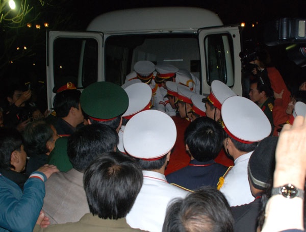 Trang nghiêm lễ hoàn táng vua Lê Dụ Tông ảnh 35