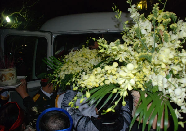 Trang nghiêm lễ hoàn táng vua Lê Dụ Tông ảnh 36 Trang nghiêm lễ hoàn táng vua Lê Dụ Tông ảnh 36