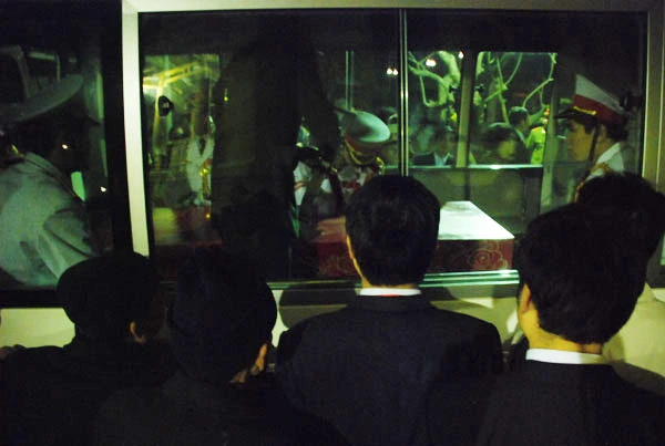 Trang nghiêm lễ hoàn táng vua Lê Dụ Tông ảnh 37 Trang nghiêm lễ hoàn táng vua Lê Dụ Tông ảnh 37