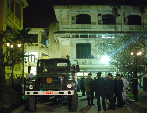 Trang nghiêm lễ hoàn táng vua Lê Dụ Tông ảnh 38