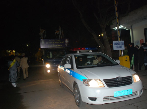 Trang nghiêm lễ hoàn táng vua Lê Dụ Tông ảnh 40