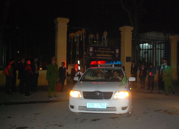 Trang nghiêm lễ hoàn táng vua Lê Dụ Tông ảnh 44