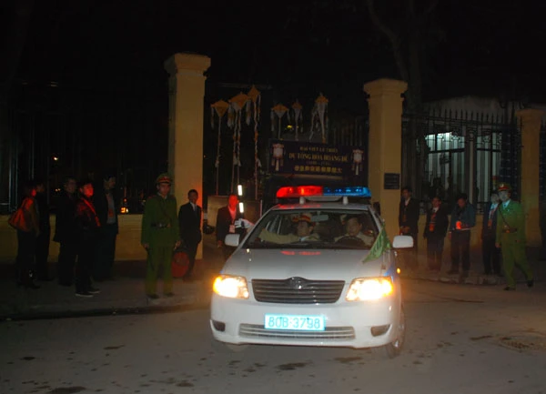 Trang nghiêm lễ hoàn táng vua Lê Dụ Tông ảnh 44 Trang nghiêm lễ hoàn táng vua Lê Dụ Tông ảnh 44