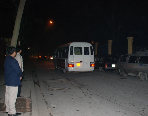 Trang nghiêm lễ hoàn táng vua Lê Dụ Tông ảnh 47 Trang nghiêm lễ hoàn táng vua Lê Dụ Tông ảnh 47