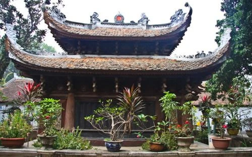 Tòa hậu điện thờ đức thánh Bối, tức Nguyễn Bình An, người thời Trần, đã đắc đạo và có phép thần thông