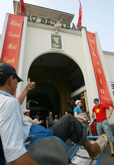 Đi chợ Tết Bến Thành ảnh 1