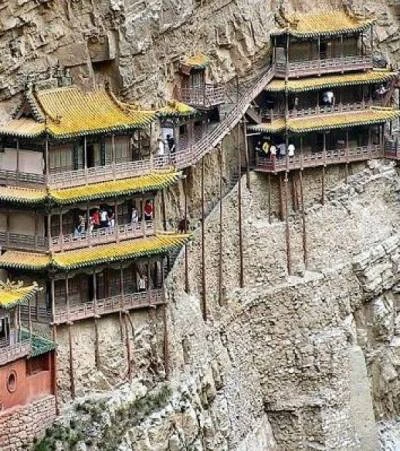 Những ngôi chùa cheo leo vách đá ảnh 3 a_chua3.jpg
