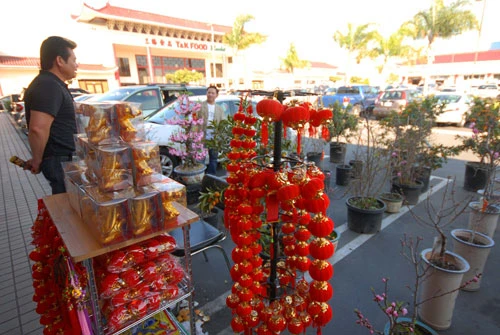 Cali chuẩn bị đón Tết ảnh 8