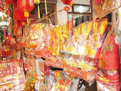 Chủ yếu vẫn là các mặt hàng thờ cúng Chủ yếu vẫn là các mặt hàng thờ cúng