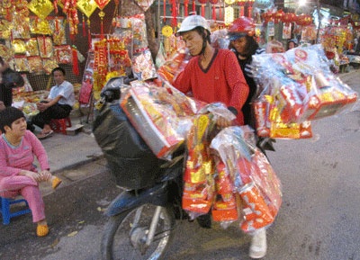 Người Hà Nội nhộn nhịp sắm Tết ông Táo ảnh 5