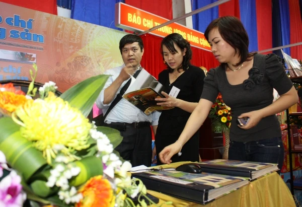 Khai mạc Hội Báo Xuân 2010 ảnh 7