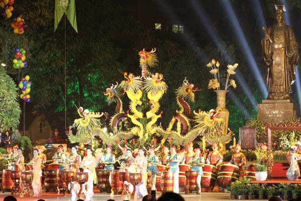 Tưng bừng khai hội phố hoa ảnh 2 Tưng bừng khai hội phố hoa ảnh 2