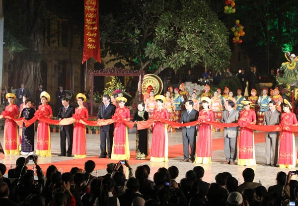 Tưng bừng khai hội phố hoa ảnh 6