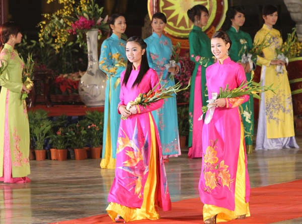 Tưng bừng khai hội phố hoa ảnh 15