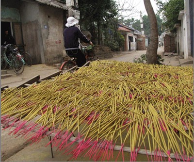 Làng nhang rộn ràng chờ Tết ảnh 1 Làng nhang rộn ràng chờ Tết ảnh 1