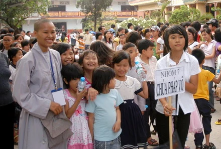 Xuân Canh Dần con gặp được Bụt Di Lặc tặng quà ảnh 8 dilacxuan_07.JPG