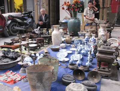 Đi chợ đồ cổ ngày giáp Tết ảnh 1