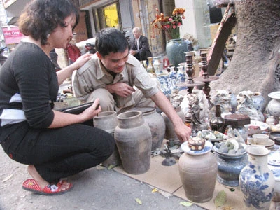 Đi chợ đồ cổ ngày giáp Tết ảnh 2