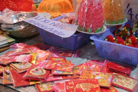 Chợ đêm sinh viên rộn ràng không khí Tết ảnh 1