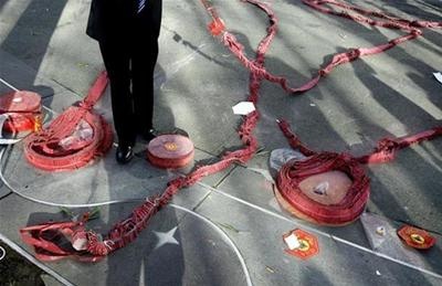 Hơn 250.000 quả pháo được đặt trước cửa Seattle Center House