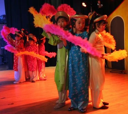 Sự kiện do Hội người Việt tại Edmonton, Canada, tổ chức