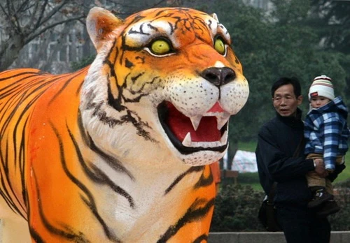 Lồng đèn hổ ở Nam Kinh, Giang Tô (Trung Quốc) - Ảnh: Reuters