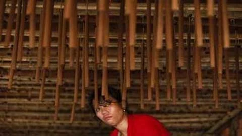 Phơi hương tại một nhà máy sản xuất hương ở Indonesia. Ảnh do phóng viên Reuters chụp hôm 8/2