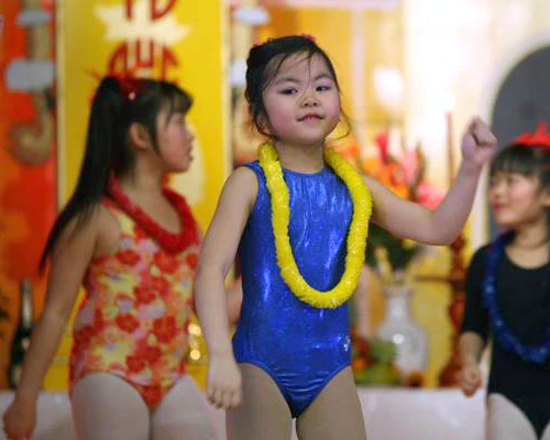 Trẻ em người Việt đón Tết ở nước ngoài ảnh 2