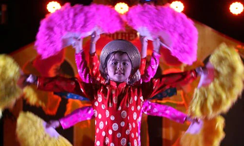 Trẻ em người Việt đón Tết ở nước ngoài ảnh 3