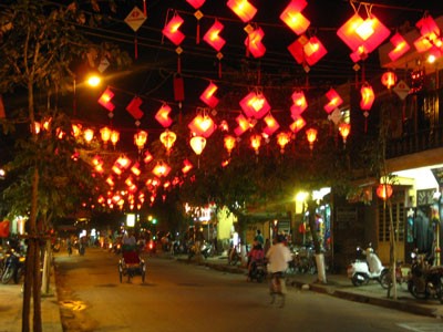 Hội An huyền ảo đèn lồng ngày giáp Tết ảnh 3 Hội An huyền ảo đèn lồng ngày giáp Tết ảnh 3
