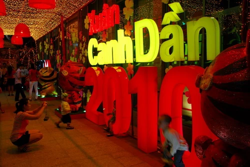 Tòa nhà Metropolitan (Q.1) dành riêng một không gian rộng lớn chào xuân Canh Dần