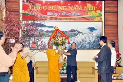 Ban Đại diện Phật giáo Lạng Sơn chúc Tết UBND tỉnh ảnh 3