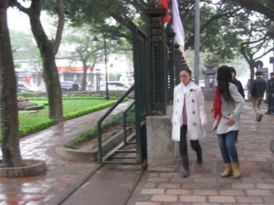 Người Hà Nội nô nức đi lễ chùa đầu năm mới ảnh 2 Người Hà Nội nô nức đi lễ chùa đầu năm mới ảnh 2