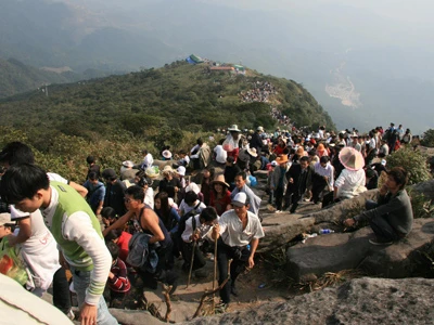 Tháng Giêng du xuân Yên Tử. Ảnh: Tuấn Linh