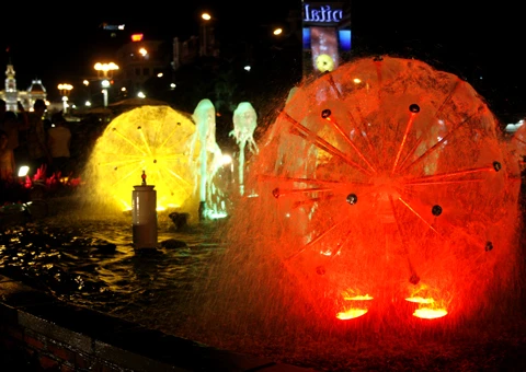 Đường phố Sài Gòn lung linh ánh sáng ảnh 11