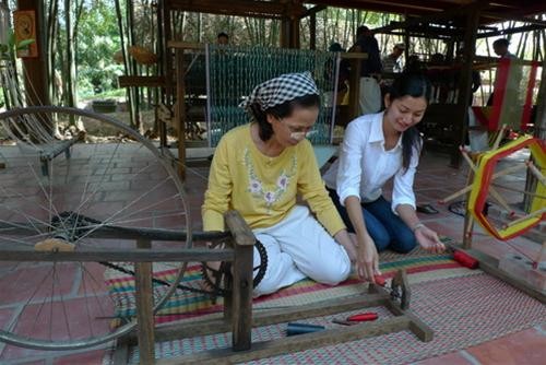 Và tập kéo sợi - Ảnh: N.C.T Và tập kéo sợi - Ảnh: N.C.T