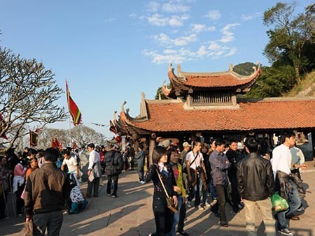 Nhộn nhịp tour hành hương