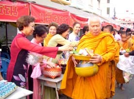 Tết với Kiều bào Sakon Nakhon: sắc xuân muôn vẻ ảnh 5