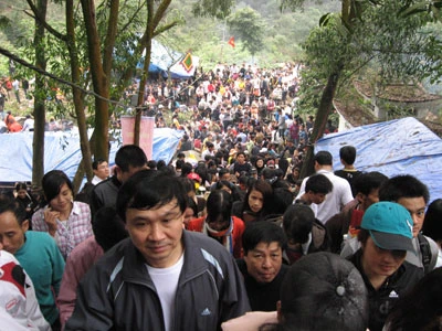 Nghẹt thở đi lễ chùa đầu năm ảnh 3