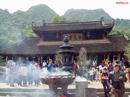 Lễ hội Chùa Hương được tổ chức hàng năm. Ảnh: tamtay.vn Lễ hội Chùa Hương được tổ chức hàng năm. Ảnh: tamtay.vn