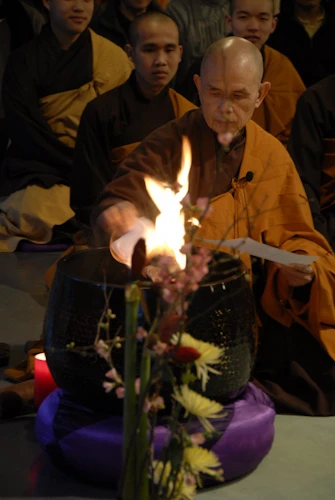 08. Su Ong dot loi khan nguyen.jpg