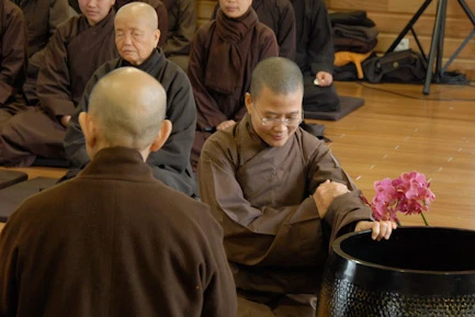 37. Khan nguyen truoc khi boc Kieu.jpg