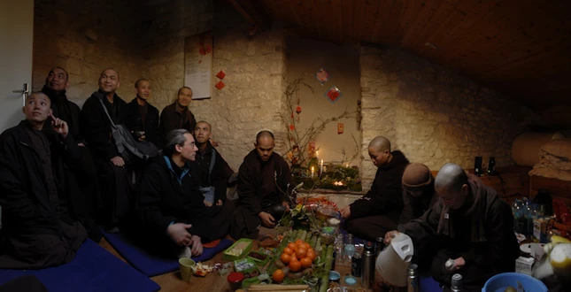 41. Tham phong Xom Ha mung 2 Tet.jpg