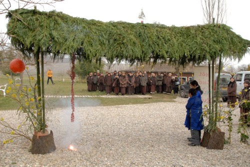 45. Khai mac hoi cho Xuan.jpg