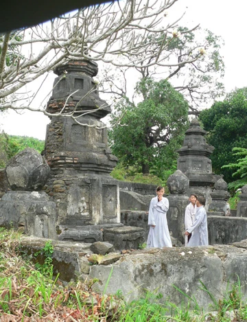 Mộ tháp Chùa Đá Trắng