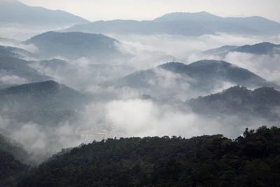 Mây núi bồng bềnh nơi danh thắng Yên Tử.