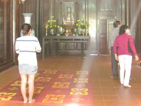 Nhiều người lơ đi để rồi cho người ta cái quyền đánh giá mình thiếu văn hóa