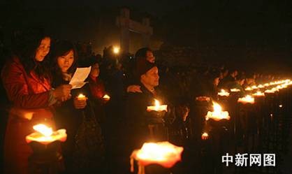 Trung Quốc: Pháp hội "Vạn ngọn minh đăng cúng Phổ Hiền" tại núi Nga Mi ảnh 32 trungthu 32.jpg