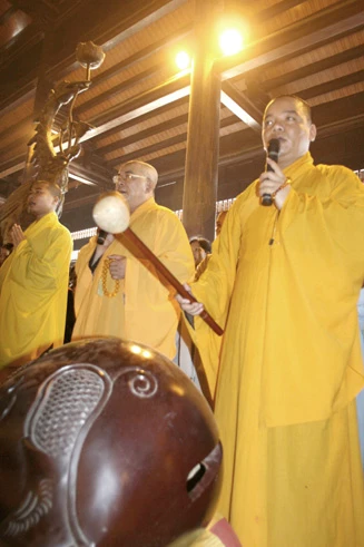 Dâng Phật bánh dày khổng lồ tại chùa Bái Đính ảnh 8