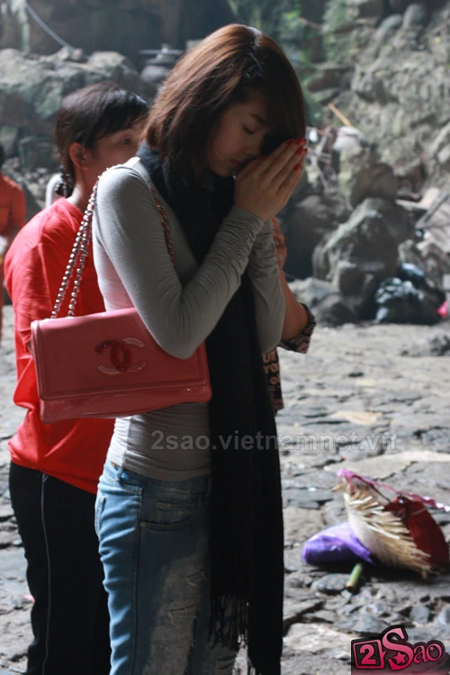 Minh Hằng trẩy hội chùa Hương ảnh 1